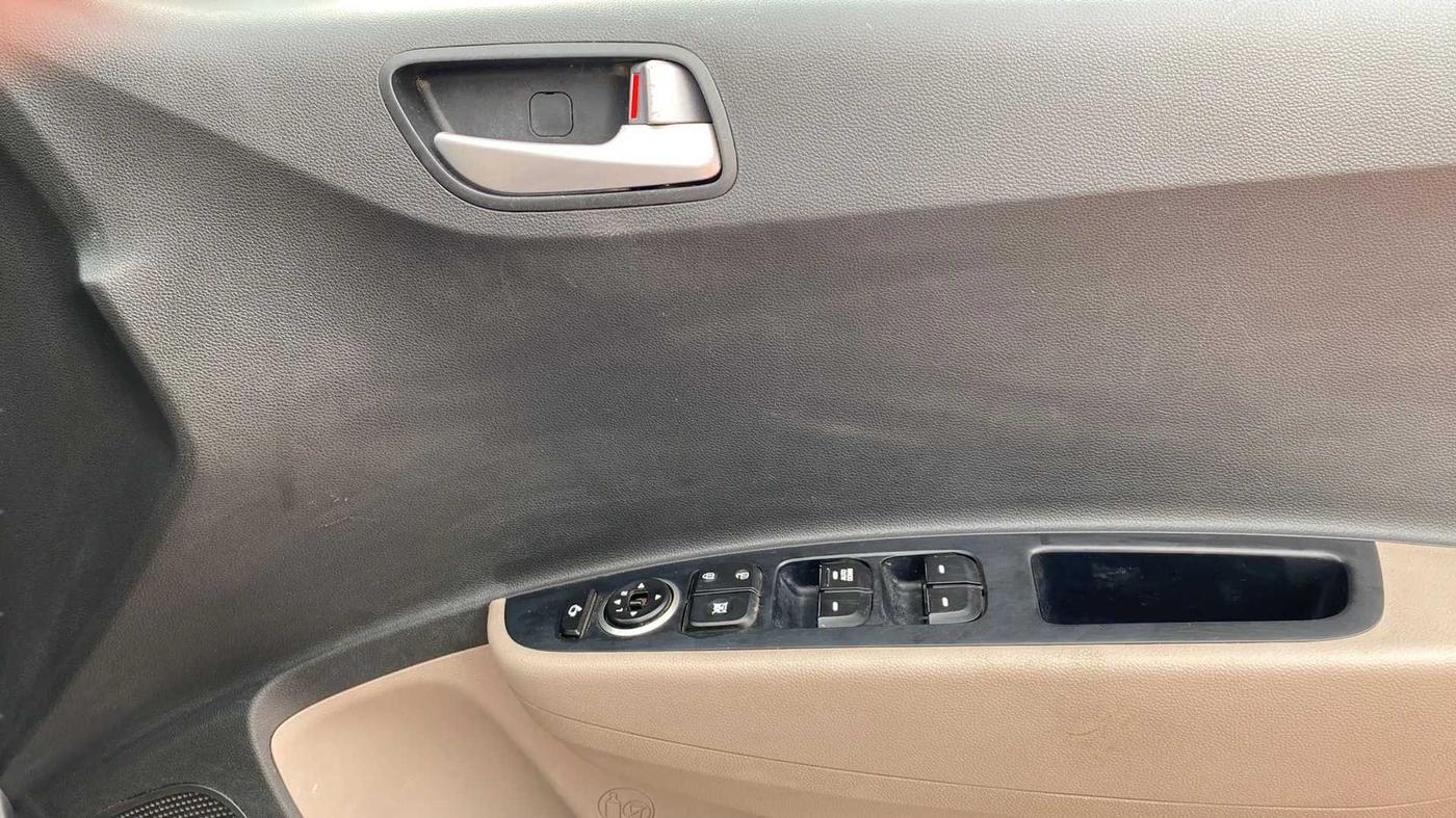 2018 Hyundai Grand i10 SPORTZ 1.2 KAPPA VTVT, Petrol, Manual, 63,049 km, Driver Side Door Panels Control