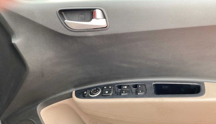2018 Hyundai Grand i10 SPORTZ 1.2 KAPPA VTVT, Petrol, Manual, 63,049 km, Driver Side Door Panels Control