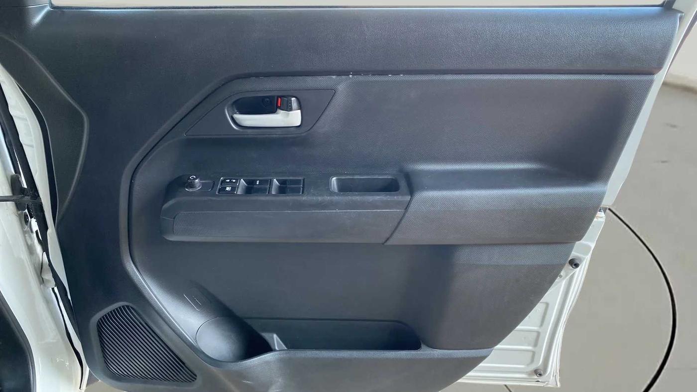 2021 Maruti New Wagon-R VXI 1.2, Petrol, Manual, 8,938 km, Driver Side Door Panels Control