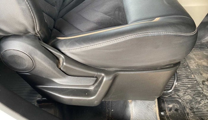 2021 Maruti New Wagon-R VXI 1.2, Petrol, Manual, 8,938 km, Driver Side Adjustment Panel
