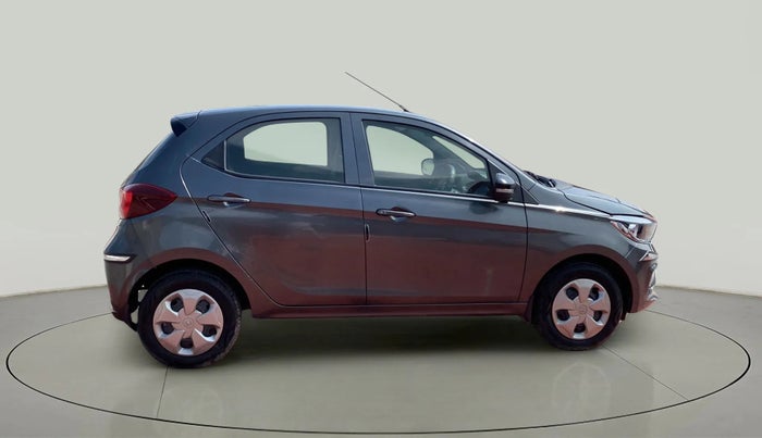 2022 Tata Tiago XT (O) PETROL, Petrol, Manual, 6,990 km, Right Side View