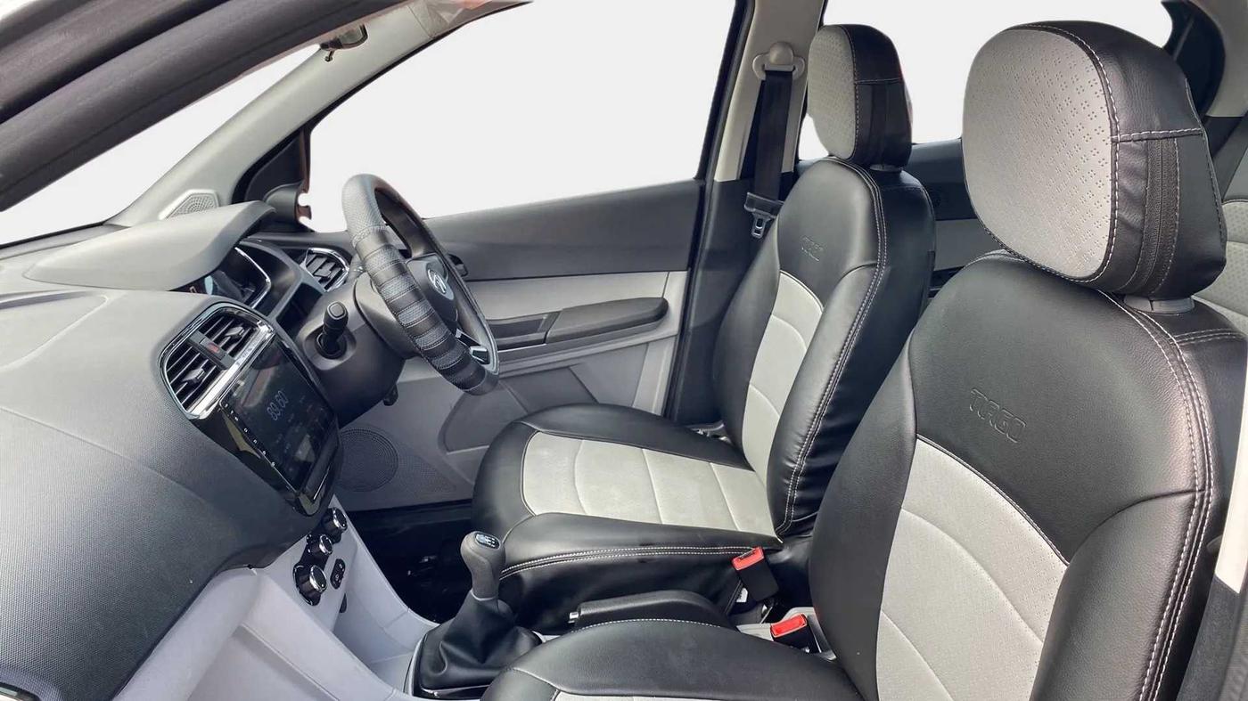 2022 Tata Tiago XT (O) PETROL, Petrol, Manual, 6,990 km, Right Side Front Door Cabin