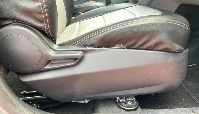 2022 Tata Tiago XT (O) PETROL, Petrol, Manual, 6,990 km, Driver Side Adjustment Panel