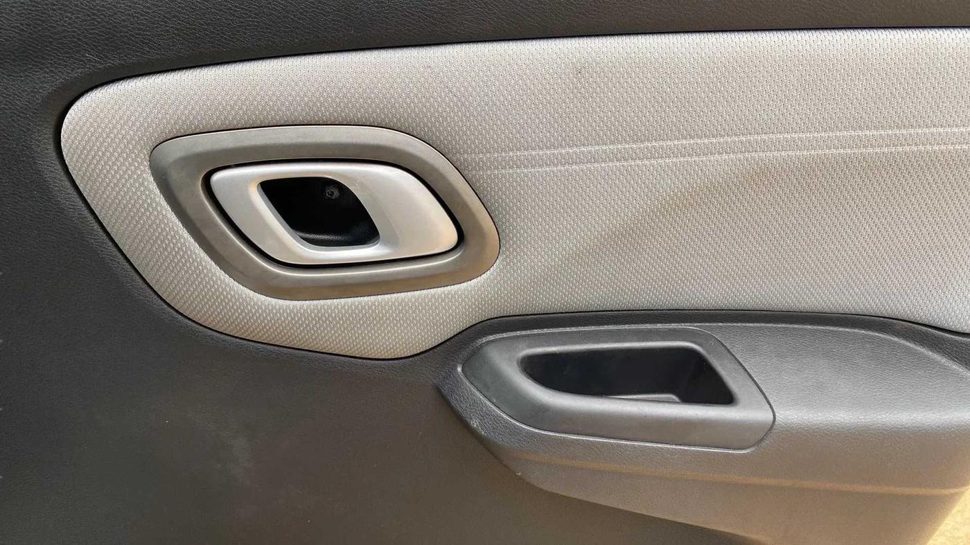 2020 Datsun Redi Go T(O) 1.0 AMT, CNG, Automatic, 23,367 km, Driver Side Door Panels Control