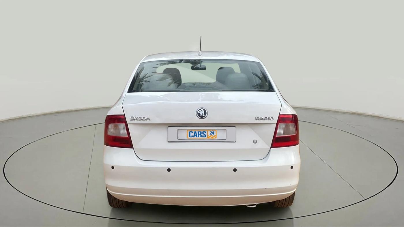 2016 Skoda Rapid AMBITION 1.6 MPI MT, Petrol, Manual, 66,457 km, Back/Rear