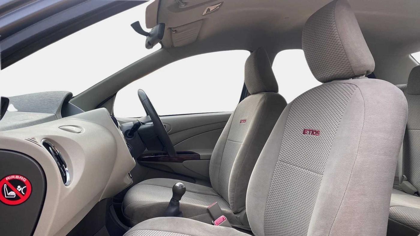 2014 Toyota Etios V, Petrol, Manual, 54,355 km, Right Side Front Door Cabin