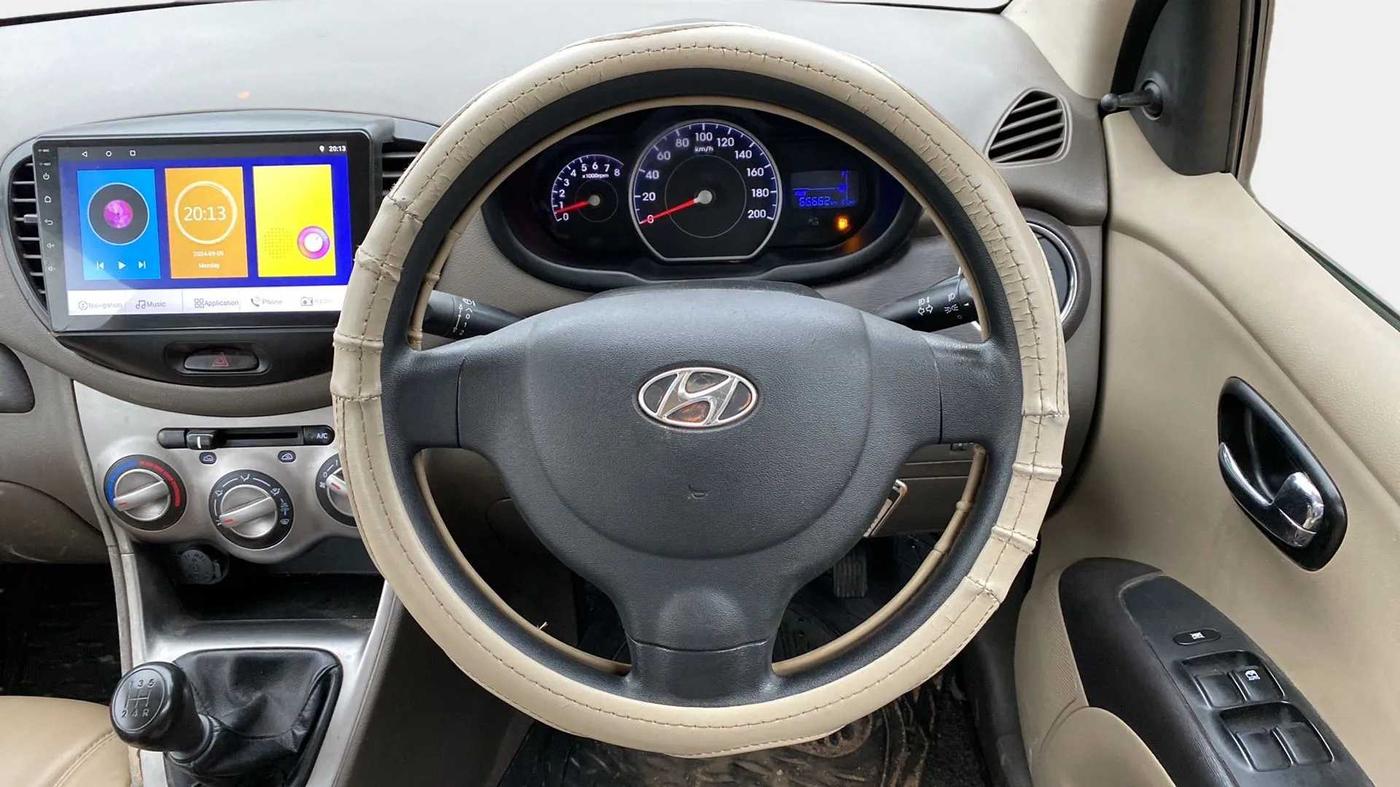 2013 Hyundai i10 MAGNA 1.1, Petrol, Manual, 66,578 km, Steering Wheel Close Up