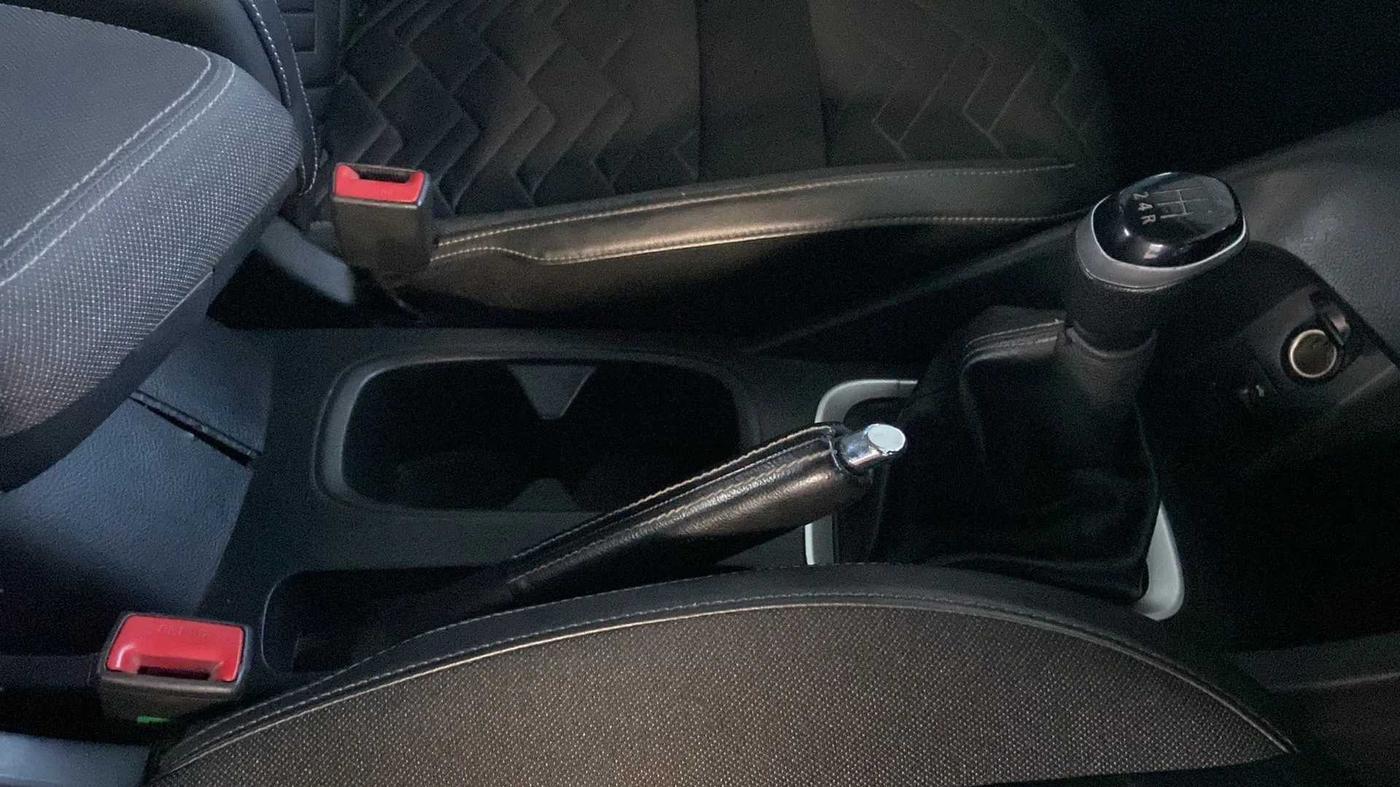 2020 Nissan MAGNITE XV PREMIUM TURBO (O), Petrol, Manual, 43,118 km, Gear Lever