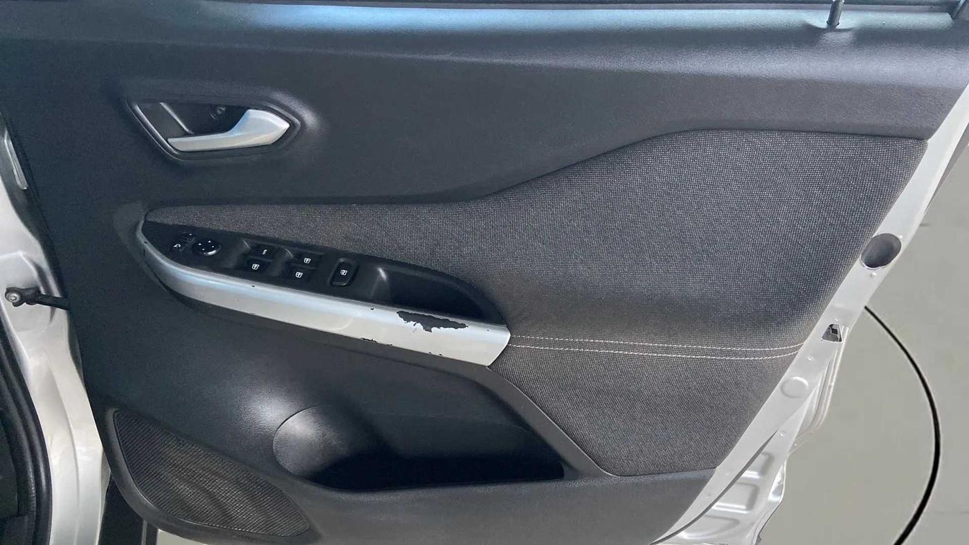 2020 Nissan MAGNITE XV PREMIUM TURBO (O), Petrol, Manual, 43,118 km, Driver Side Door Panels Control