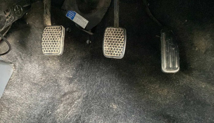 2016 Maruti Alto 800 LXI, Petrol, Manual, 61,639 km, Pedals