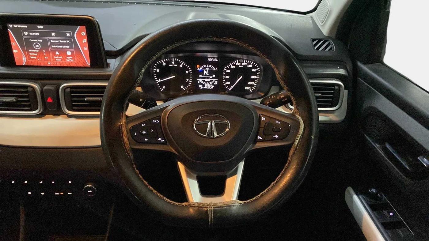 2023 Tata PUNCH ACCOMPLISHED AMT, Petrol, Automatic, 26,212 km, Steering Wheel Close Up