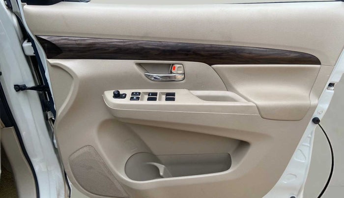 2021 Maruti Ertiga ZXI+ SHVS, Petrol, Manual, 45,969 km, Driver Side Door Panels Control