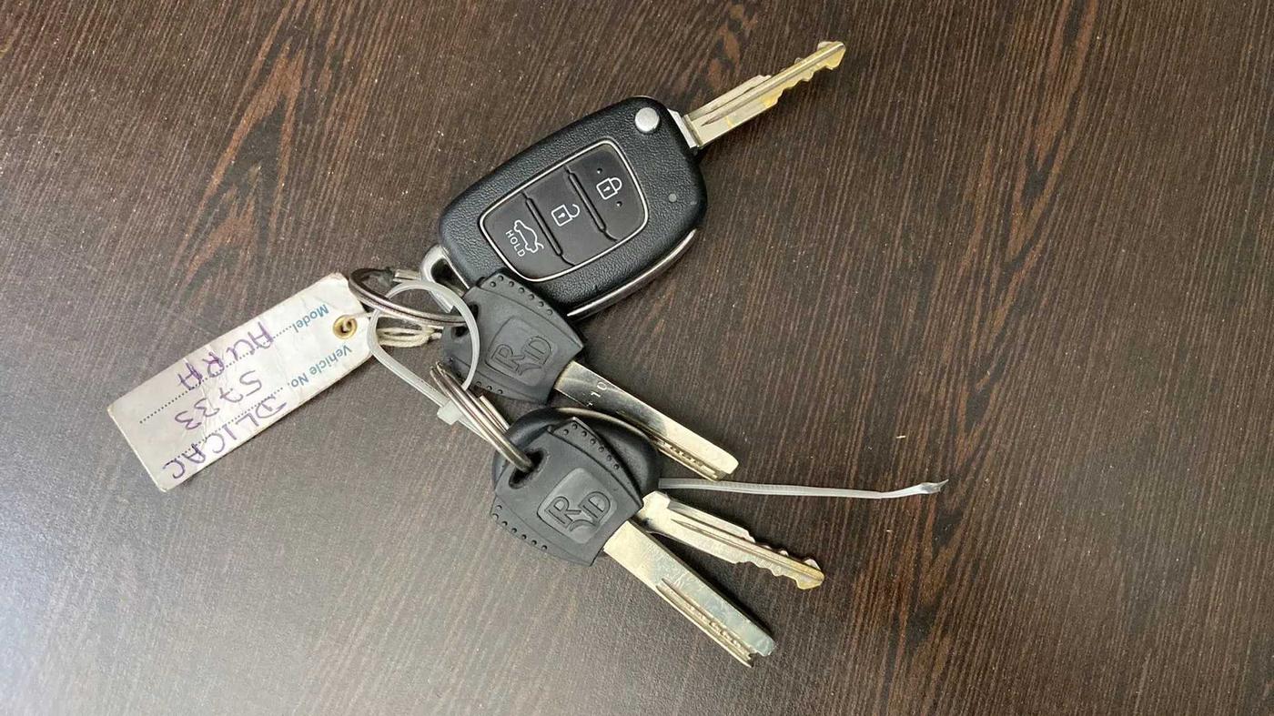 2020 Hyundai AURA S 1.2 CNG, CNG, Manual, 68,868 km, Key Close Up