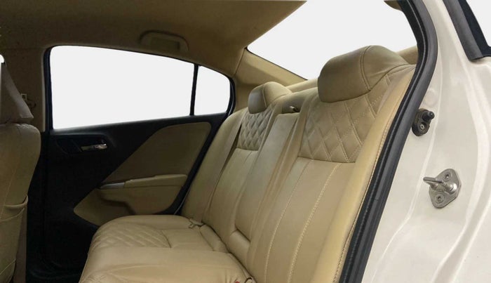 2015 Honda City 1.5L I-VTEC V MT, CNG, Manual, 1,06,409 km, Right Side Rear Door Cabin