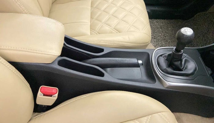 2015 Honda City 1.5L I-VTEC V MT, CNG, Manual, 1,06,409 km, Gear Lever