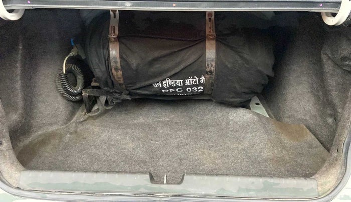 2015 Honda City 1.5L I-VTEC V MT, CNG, Manual, 1,06,409 km, Boot Inside