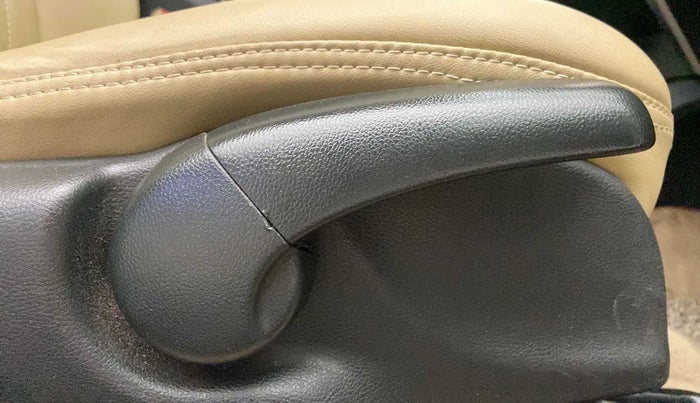 2015 Honda City 1.5L I-VTEC V MT, CNG, Manual, 1,06,409 km, Driver Side Adjustment Panel