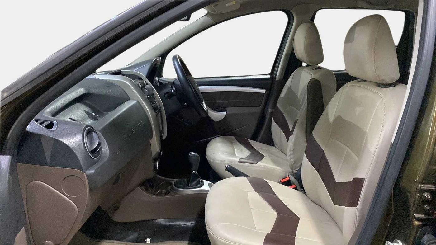 2016 Renault Duster 110 PS RXZ 4X2 AMT DIESEL, Diesel, Automatic, 82,628 km, Right Side Front Door Cabin