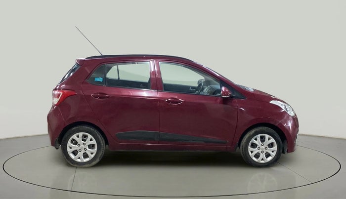 2015 Hyundai Grand i10 SPORTZ 1.2 KAPPA VTVT, Petrol, Manual, 33,809 km, Right Side View
