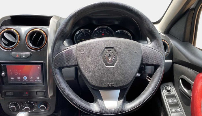 2017 Renault Duster RXS CVT, Petrol, Automatic, 27,930 km, Steering Wheel Close Up