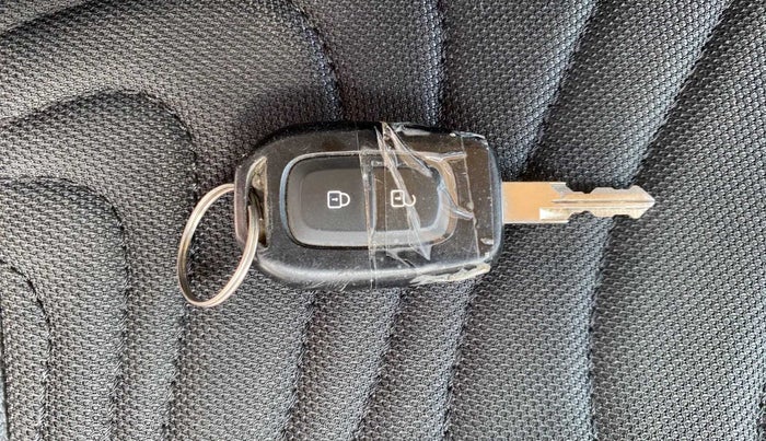 2017 Renault Duster RXS CVT, Petrol, Automatic, 27,930 km, Key Close Up