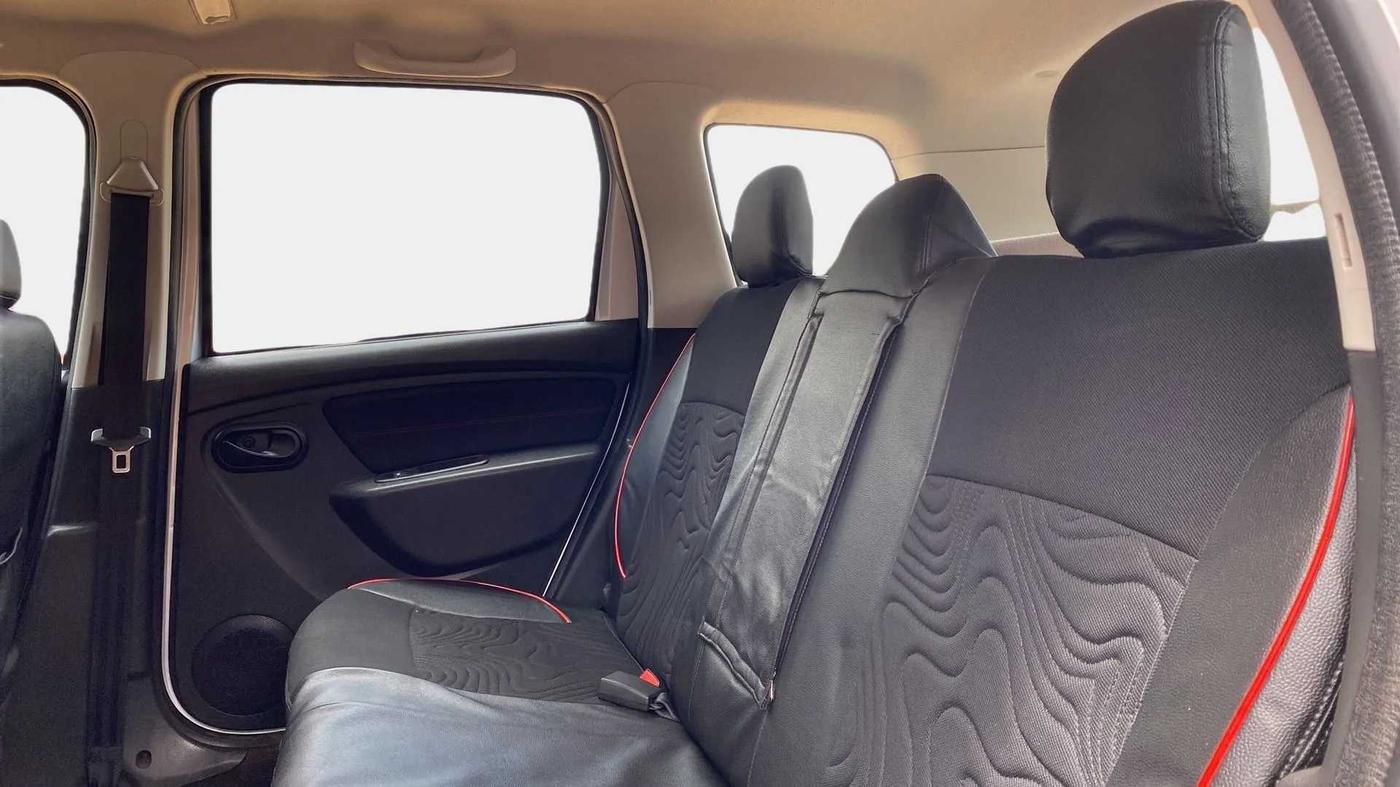 2017 Renault Duster RXS CVT, Petrol, Automatic, 27,930 km, Right Side Rear Door Cabin