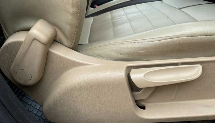 2016 Volkswagen Ameo HIGHLINE1.2L, Petrol, Manual, 68,602 km, Driver Side Adjustment Panel