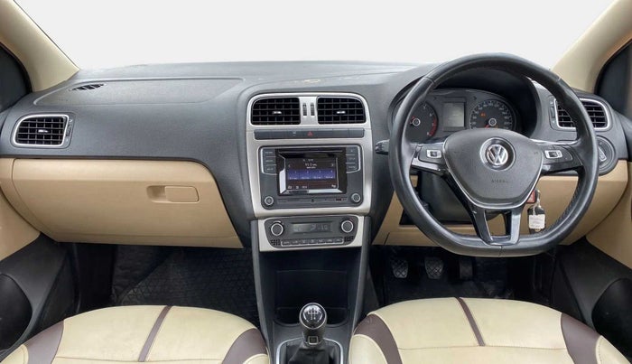 2016 Volkswagen Ameo HIGHLINE1.2L, Petrol, Manual, 68,602 km, Dashboard