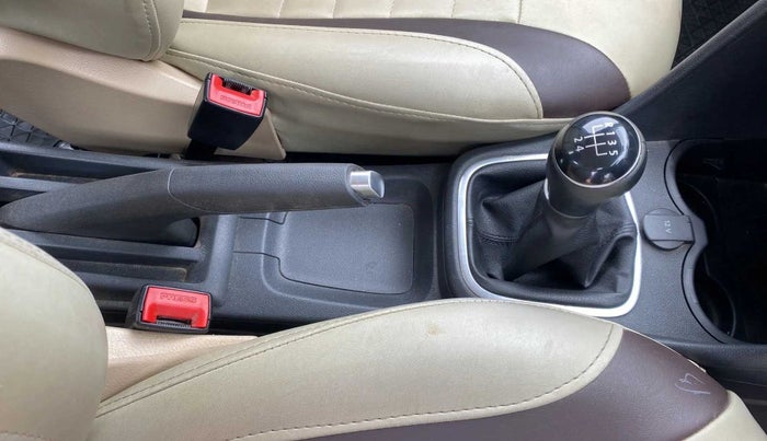 2016 Volkswagen Ameo HIGHLINE1.2L, Petrol, Manual, 68,602 km, Gear Lever