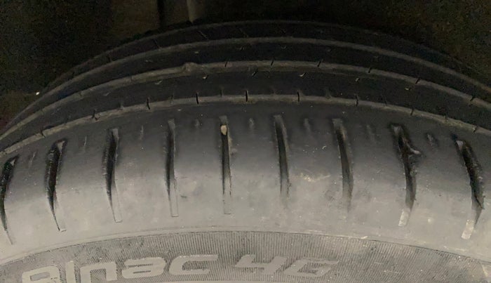 2019 Maruti Baleno ZETA PETROL 1.2, Petrol, Manual, 35,573 km, Right Front Tyre Tread