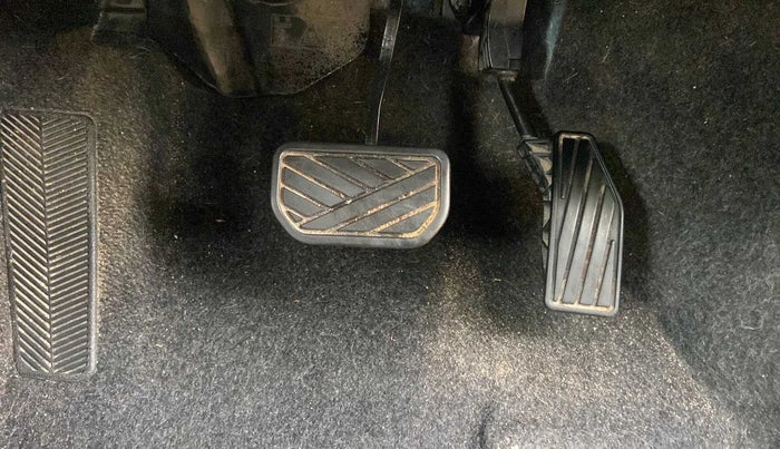 2020 Maruti XL6 ALPHA AT, Petrol, Automatic, 74,491 km, Pedals