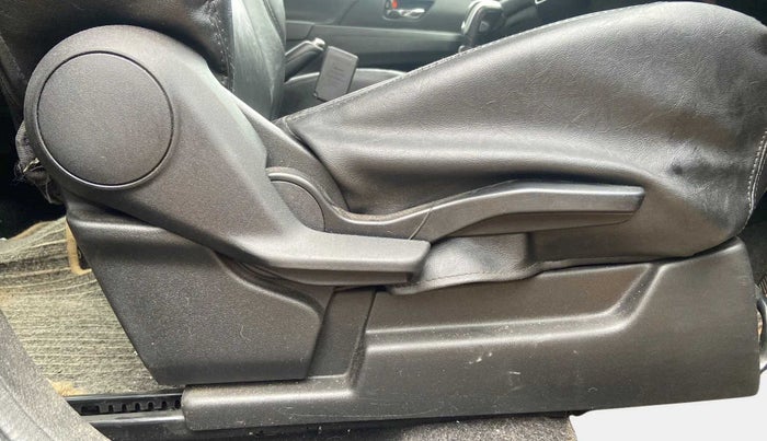 2020 Maruti XL6 ALPHA AT, Petrol, Automatic, 74,491 km, Driver Side Adjustment Panel