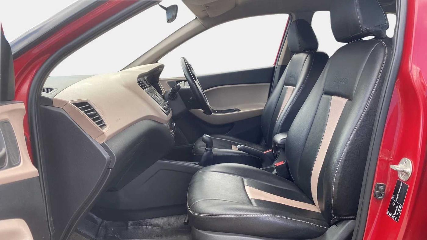 2017 Hyundai Elite i20 MAGNA EXECUTIVE 1.2, Petrol, Manual, 63,398 km, Right Side Front Door Cabin