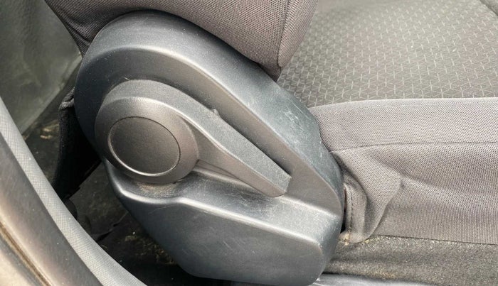2020 Tata ALTROZ XE PETROL, Petrol, Manual, 59,254 km, Driver Side Adjustment Panel