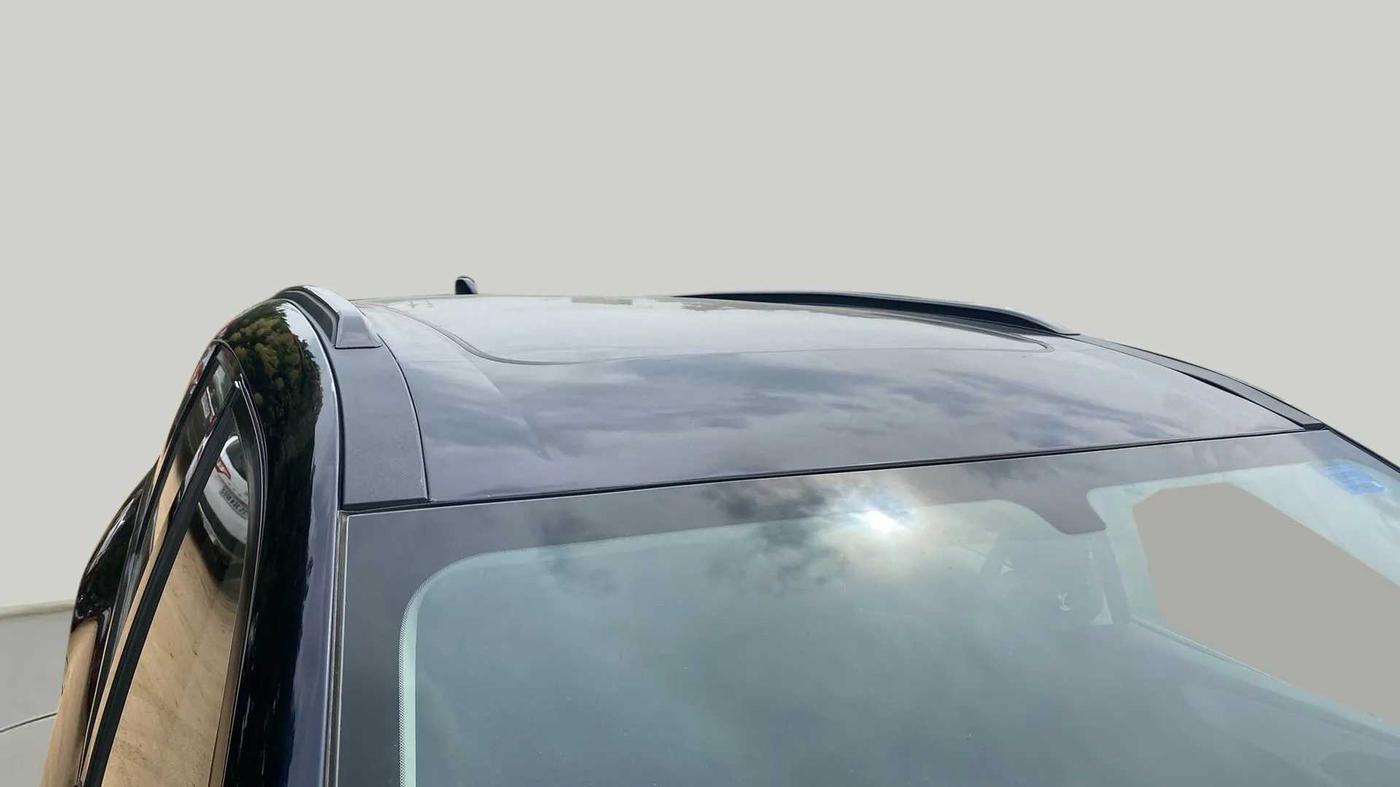2022 Mahindra XUV700 AX 5 P AT 5 STR, Petrol, Automatic, 32,601 km, Roof