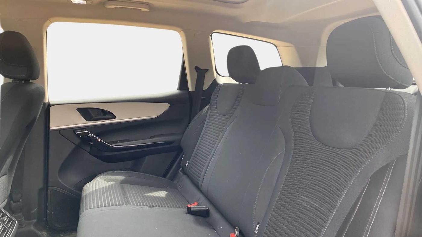 2022 Mahindra XUV700 AX 5 P AT 5 STR, Petrol, Automatic, 32,601 km, Right Side Rear Door Cabin