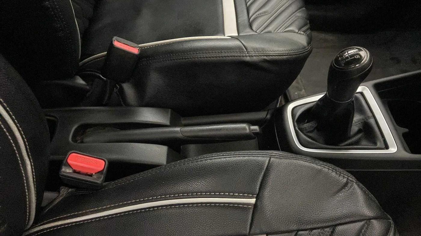 2020 Maruti Swift LXI, Petrol, Manual, 40,584 km, Gear Lever