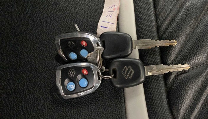2020 Maruti Swift LXI, Petrol, Manual, 40,584 km, Key Close Up