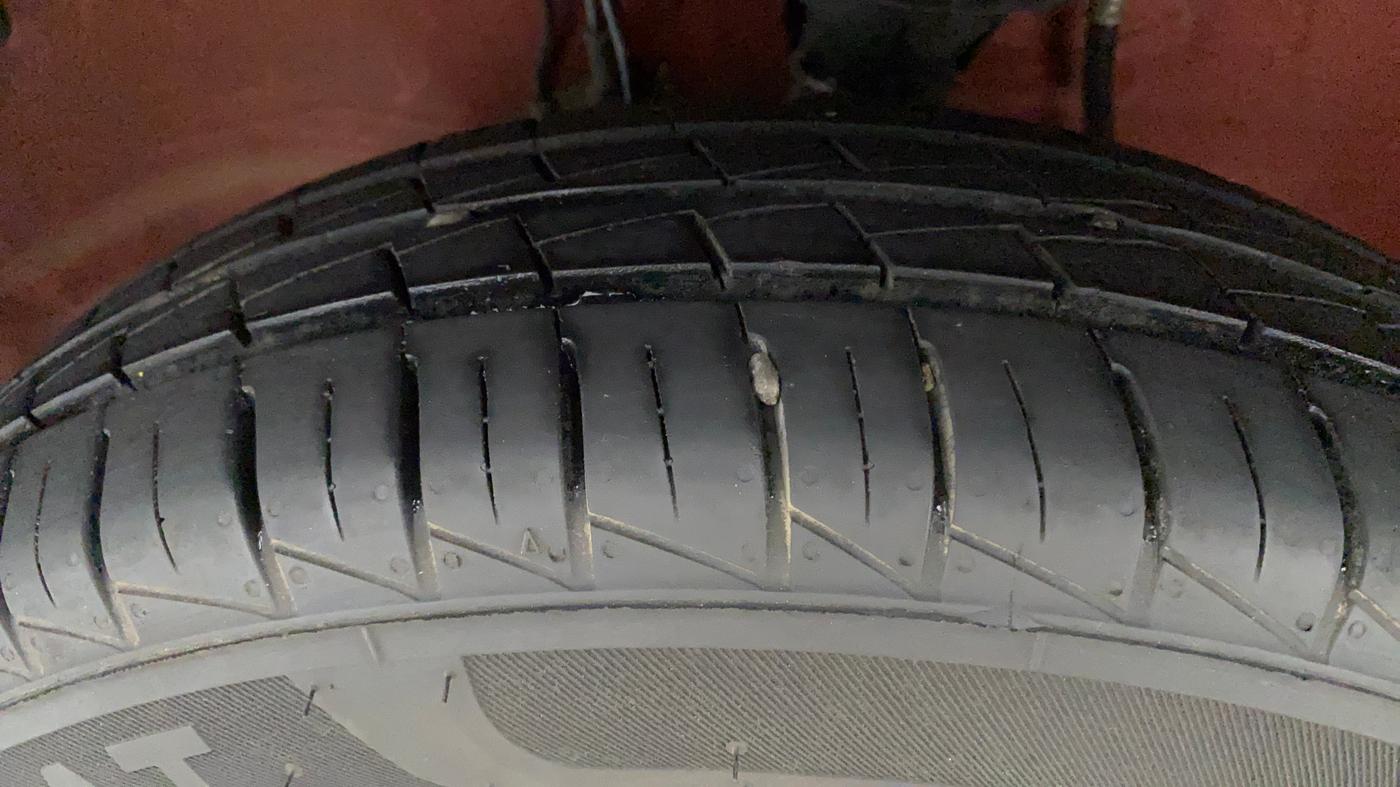 2022 Maruti Alto VXI, Petrol, Manual, 6,111 km, Left Front Tyre Tread