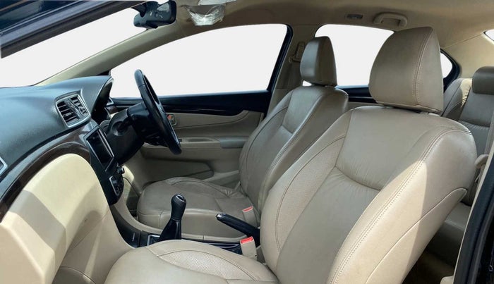 2017 Maruti Ciaz ALPHA 1.4 PETROL, Petrol, Manual, 91,883 km, Right Side Front Door Cabin