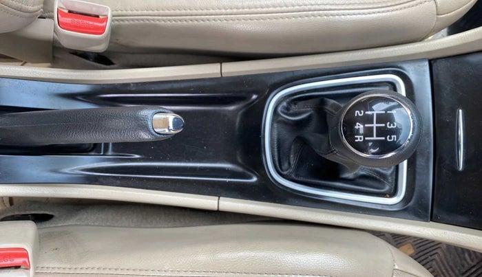 2017 Maruti Ciaz ALPHA 1.4 PETROL, Petrol, Manual, 91,883 km, Gear Lever