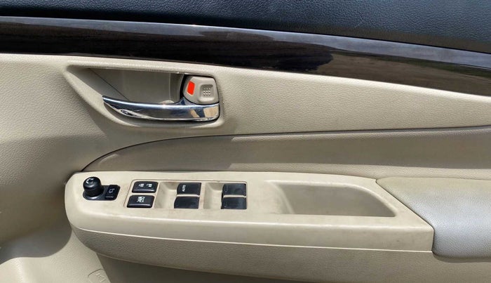 2017 Maruti Ciaz ALPHA 1.4 PETROL, Petrol, Manual, 91,883 km, Driver Side Door Panels Control