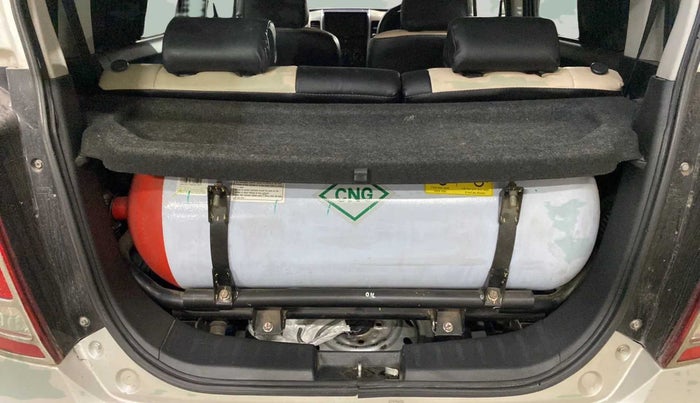 2017 Maruti Wagon R 1.0 LXI CNG, CNG, Manual, 69,150 km, Boot Inside