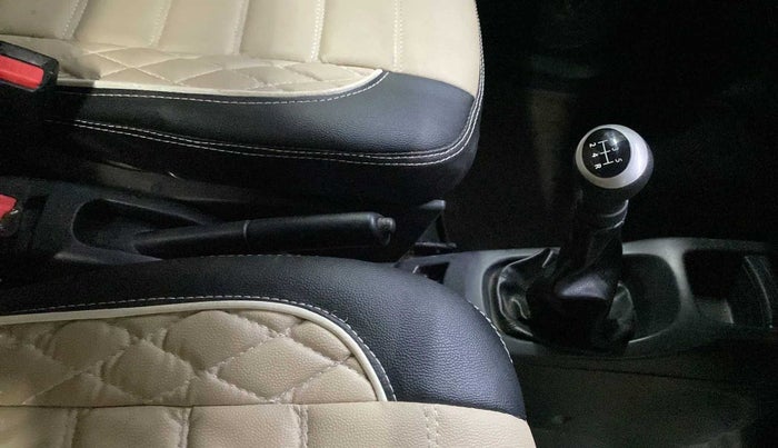 2017 Maruti Wagon R 1.0 LXI CNG, CNG, Manual, 69,150 km, Gear Lever