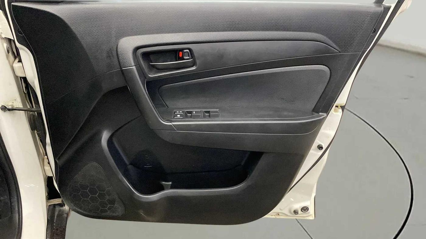 2020 Maruti Vitara Brezza LXI, Petrol, Manual, 48,722 km, Driver Side Door Panels Control