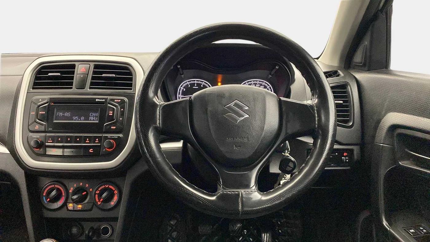 2020 Maruti Vitara Brezza LXI, Petrol, Manual, 48,722 km, Steering Wheel Close Up