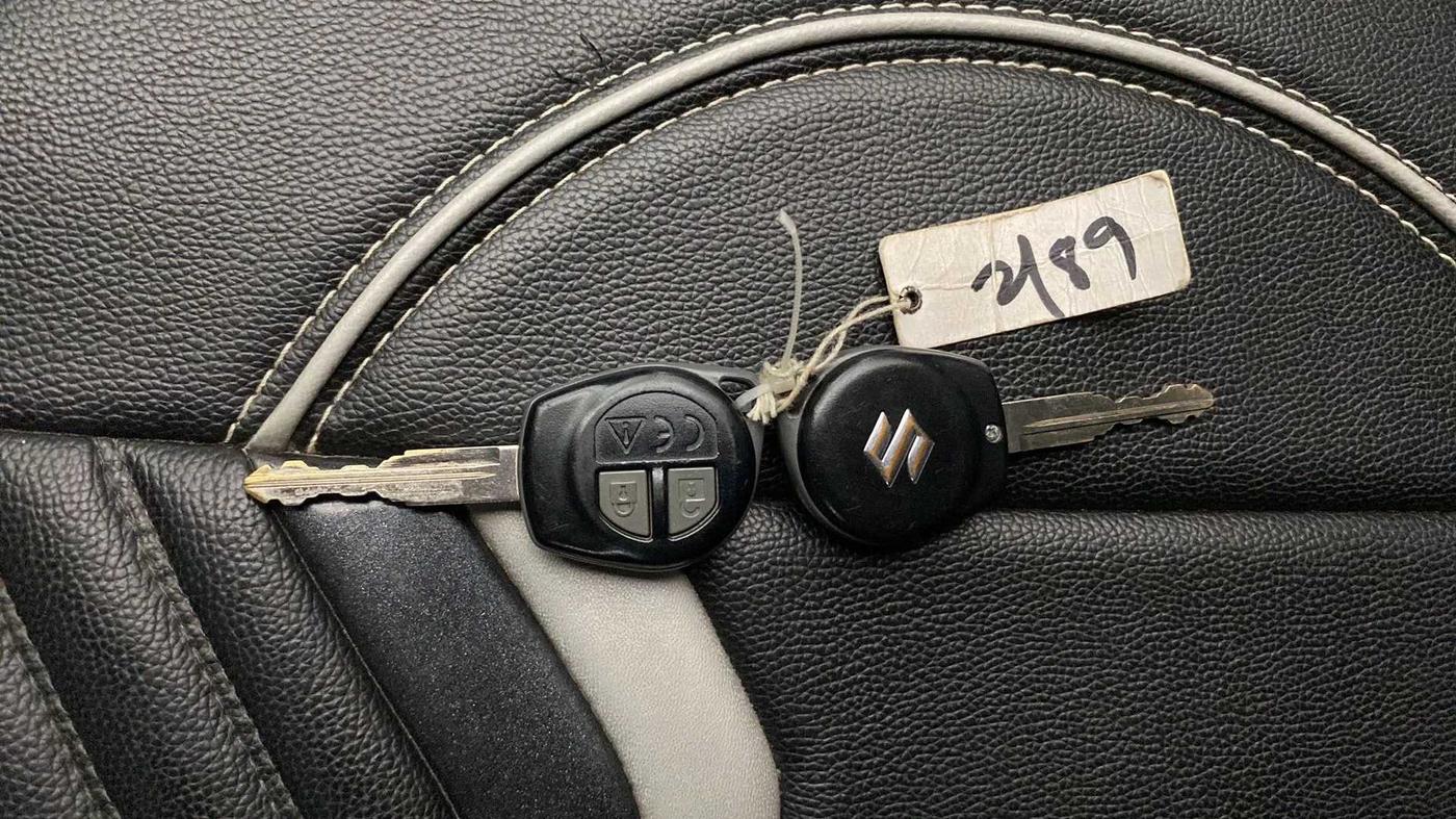 2020 Maruti Vitara Brezza LXI, Petrol, Manual, 48,722 km, Key Close Up