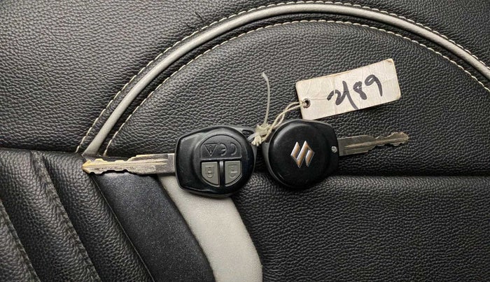2020 Maruti Vitara Brezza LXI, Petrol, Manual, 48,722 km, Key Close Up