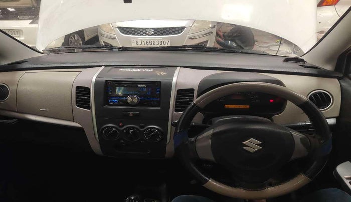 2013 Maruti Wagon R 1.0 LXI, Petrol, Manual, 81,232 km, Dashboard - Cup holder not working