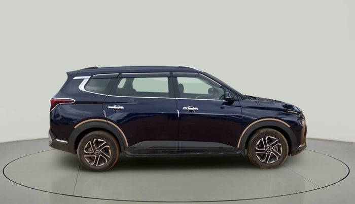 2022 KIA CARENS PRESTIGE PLUS 1.4 PETROL 7 STR, Petrol, Manual, 43,333 km, Right Side View